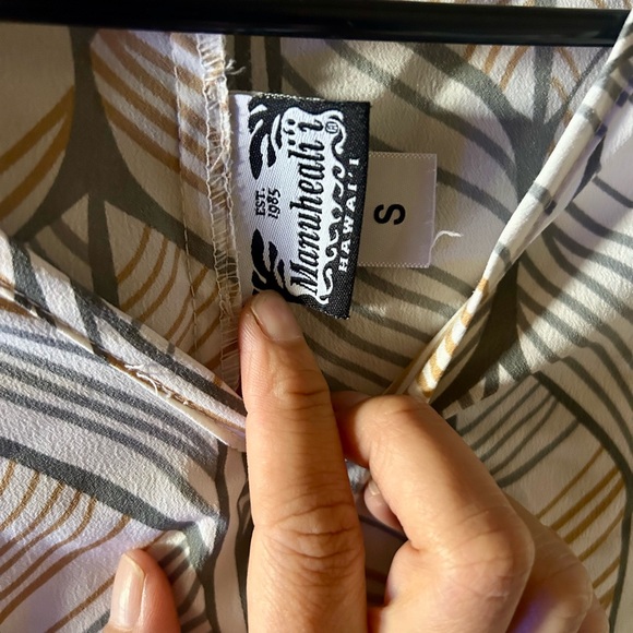 Manuhealii dress (s) - Picture 3 of 5